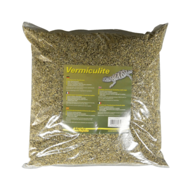 Es eignet sich auch als Bodengrund. Aber Vorsicht: Trockenes Vermiculite entzieht Feuchtigkeit. Achten Sie deshalb darauf, dass die Terrarieninsassen und Eier nicht austrocknen.